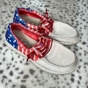 Hey Dude Women's Wendy Sox Tri Americana
Red white & blue size 8